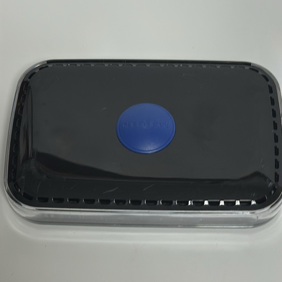 NetGear N600 Wireless Dual Band Router WNDR3400v3 - Picture 3 of 8